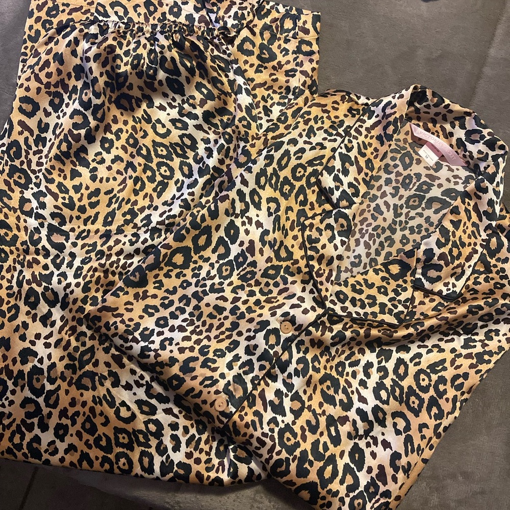 PJs Victoria secrets silk feel pajamas size medium